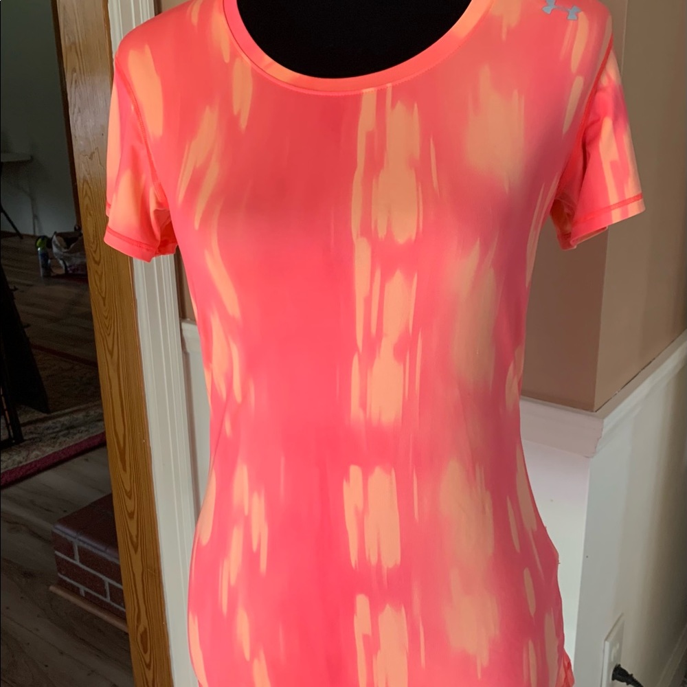 Under Armor fitted heat gear.Great condition small